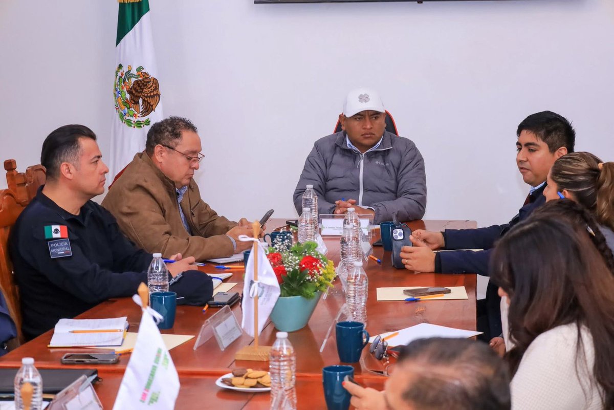 RedaccionSlp's tweet photo. VILLA DE REYES REFUERZA ESTRATEGIAS PARA GARANTIZAR LA SEGURIDAD DE SUS HABITANTES https://t.co/9yWDzf83N5 https://t.co/0wmOMld5r8