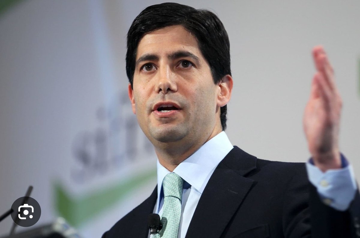 Kevin warsh के Fed chair बनने की खबर और Gold- Silver में गिरावट का क्या कनेक्शन?
Donald Trump ने Kevin warsh को Fed Chairman बनाया हैं
वह Quantitative Easing (नोट छापकर पैसा डालना) के सख़्त खिलाफ़ हैं
यानी Fed, System से पैसा निकालना शुरू करेगा
Fed  के पास बहुत सारे Government