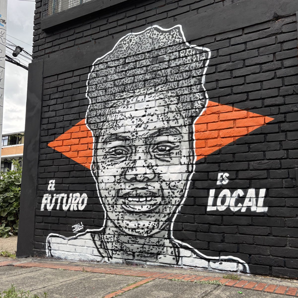 juegasiempre's tweet photo. ¡El futuro es local! #juegasiempre #djlu #stencilart https://t.co/7EGRSrYoXI