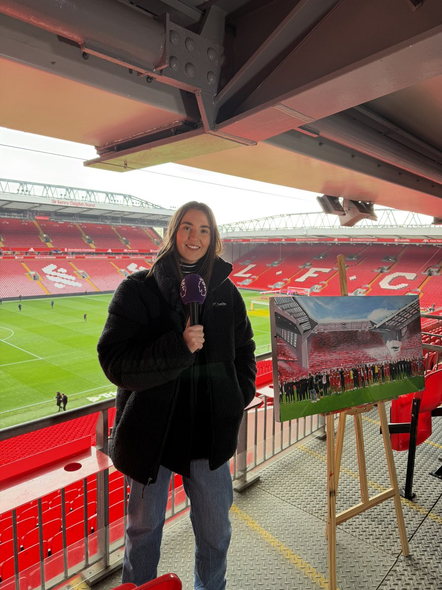 Chloe bloxam tweet media