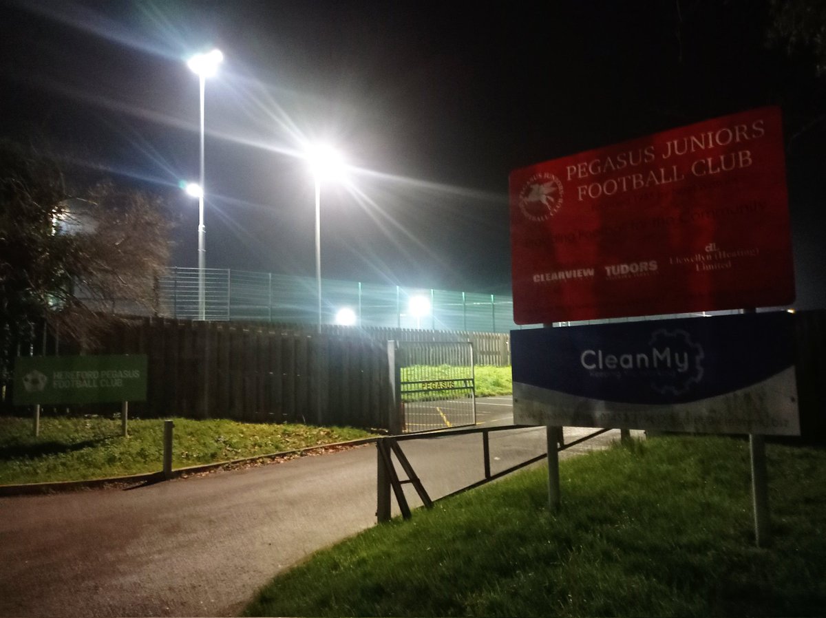 Barcud-Coch Photography tweet media