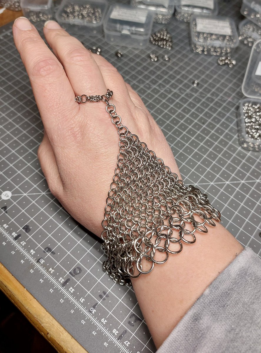 Freakily Unique tweet media