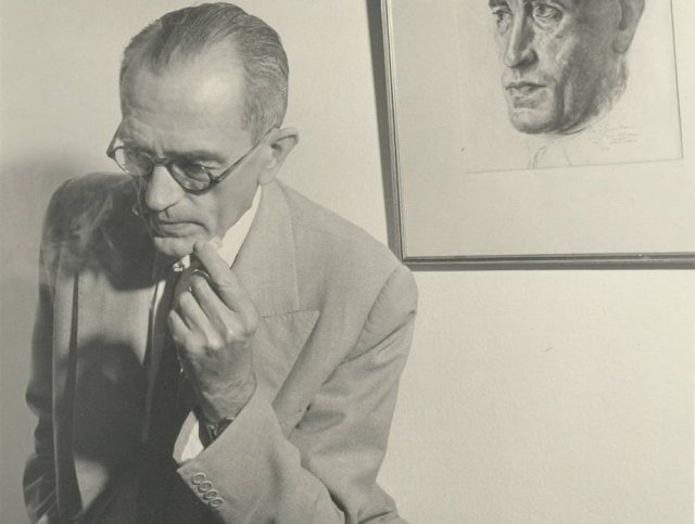 "A verdade é que não me preocupo muito com o outro mundo. Admito Deus, pagador celeste dos meus trabalhadores, mal remunerados cá na terra, e admito o Diabo, futuro carrasco do ladrão que me furtou uma vaca de raça." 

— Graciliano Ramos: "São Bernardo"