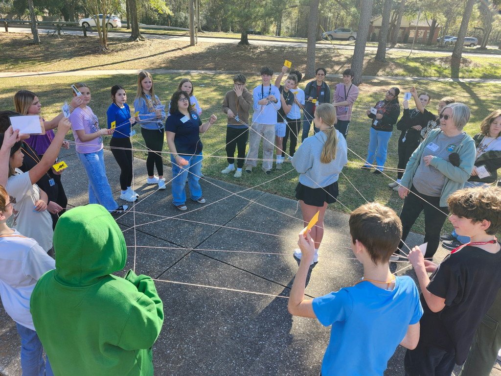 HumbleISD_RMS's tweet photo. 7th grade science got a wild treat! 🐾 Jesse Jones Park &amp; Nature Center shared amazing animals, pelts, and hands-on activities with us—what a way to explore nature up close! 🌿#REPHard #allstudentsarescientists https://t.co/EJw5gZdpoV