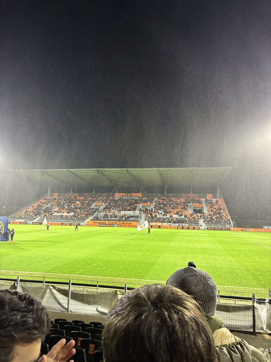 🏠
( A l’aide on prend l’eau , et je parle pas de pluie)