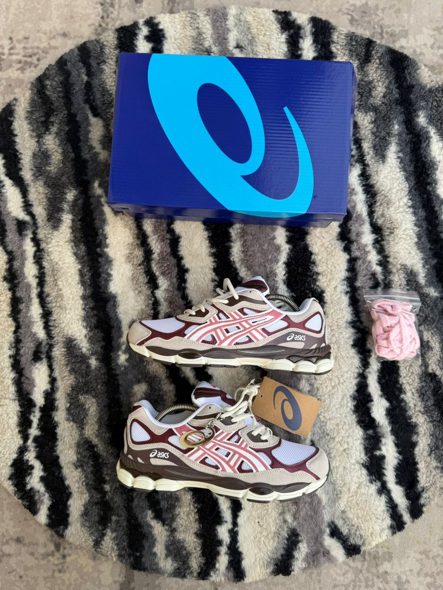 gorge_been's tweet photo. 💎ASICS GEL NYC

POINTURE:38@45
 ☎️+2250748765185 https://t.co/QFaavv8CdE