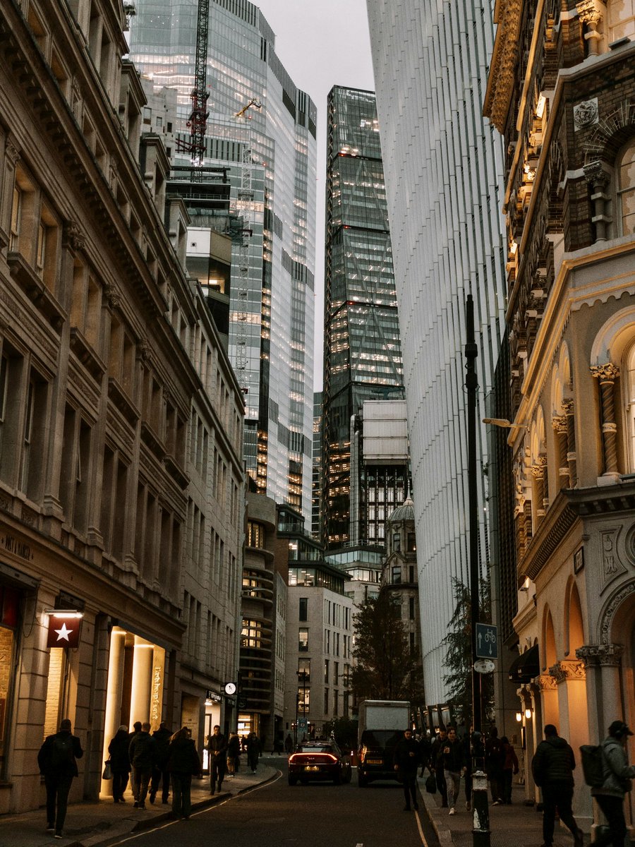 redelitist's tweet photo. oh london you will never not be the greatest city on earth 😮‍💨 https://t.co/Nhu41cKRU8