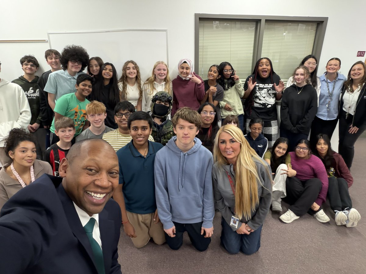 Louis Lee tweet media