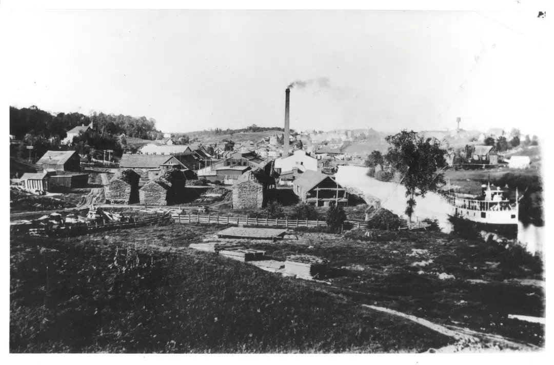 Burk's Falls, ON, ca. 1917. Steamboat plying Magnetawan River. 
[Via Andrew Hind on Exploring Ontario's Past pg on FB]