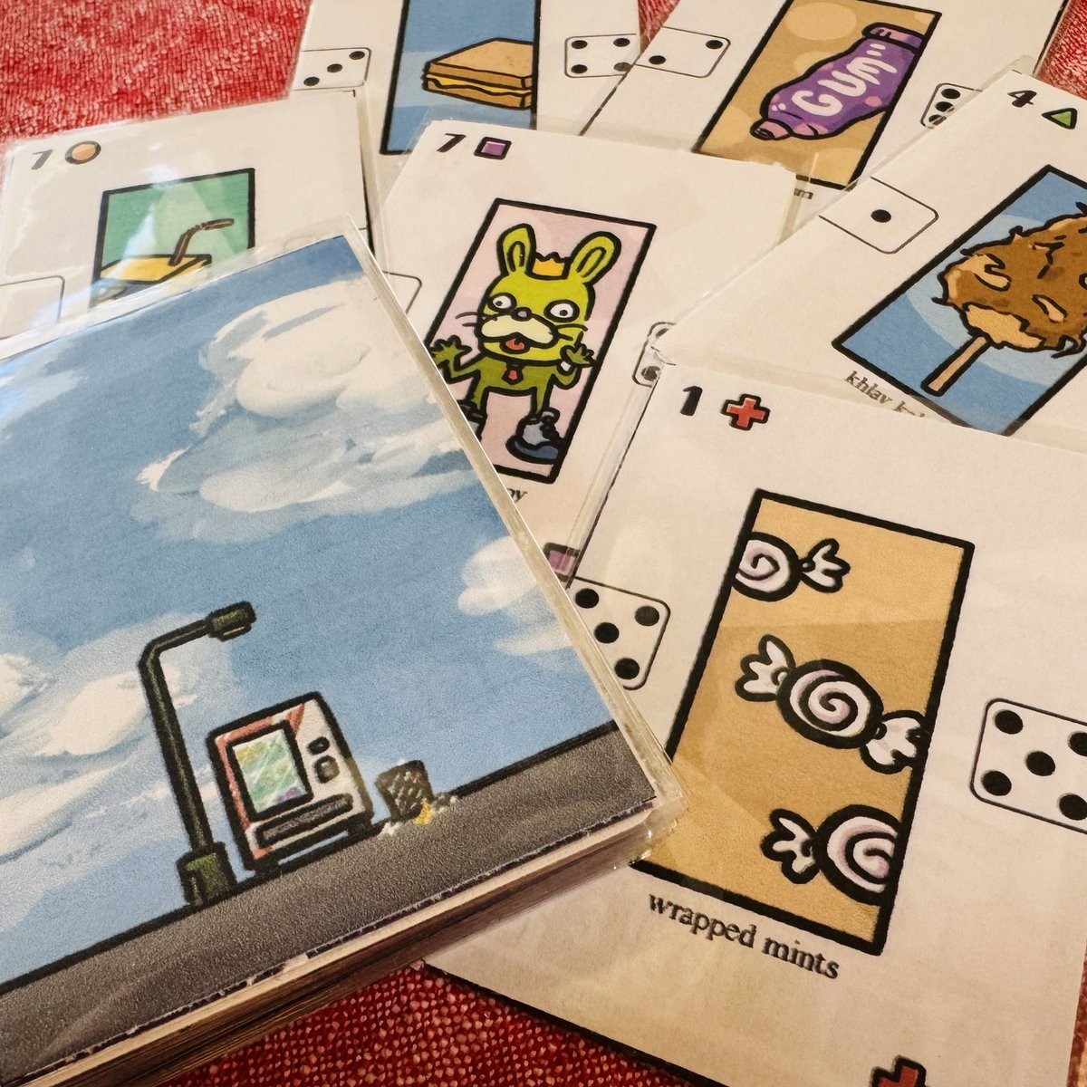 ShenbotMakes's tweet image. Brand new solo cozy sorting game out today! alexandershen.itch.io/the-vending-ma… #tabletop #printandplay