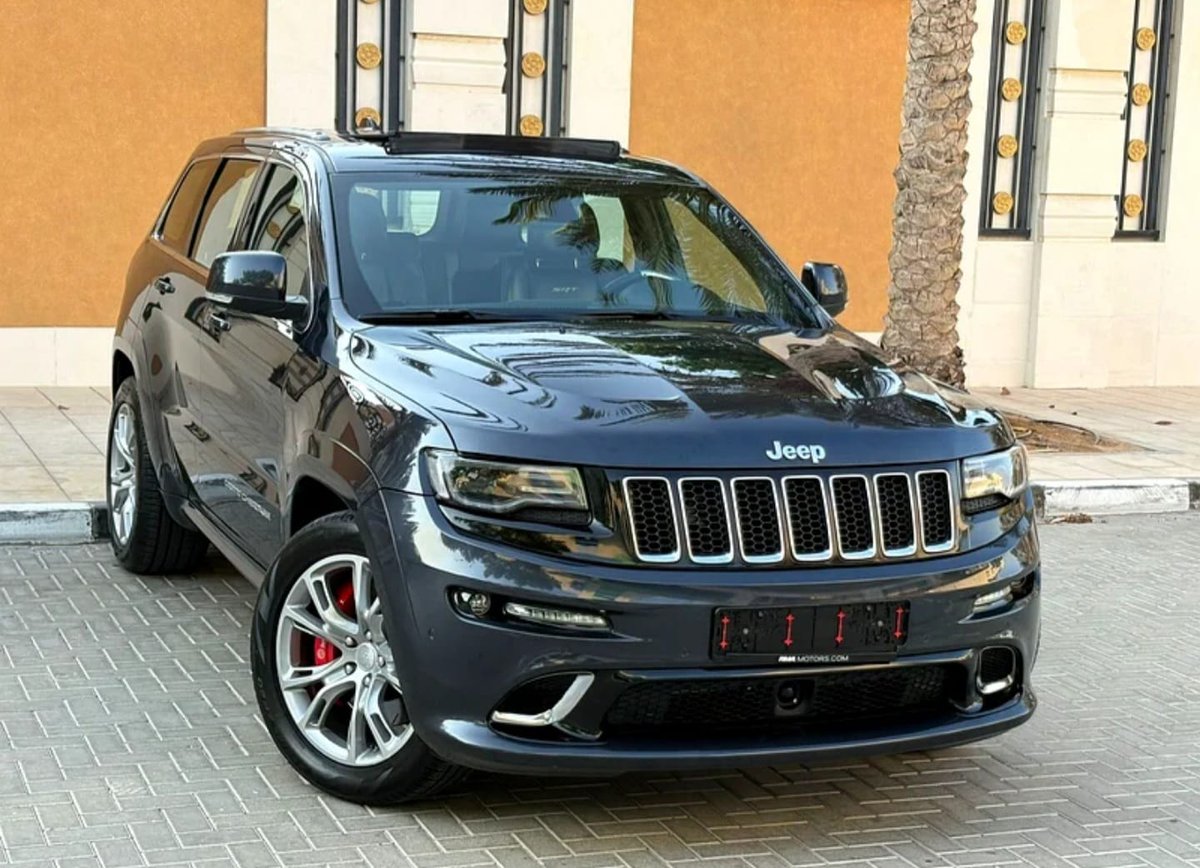 royalgaragecars's tweet photo. Duże też dla Was ogarmiemy 😎 Na dobre rozpoczęcie weekendu czeka na Was #JeepGrandCherokee #SRT8 6.4 V8 🔥

✔️ Silnik benzynowy 6.4 l V8 HEMI (OHV 16 zaworów).
✔️ Moc ok. 468 KM / ok. 624 Nm.
✔️ Przyspieszenie od 0-100 km/h w 5.0 s.
✔️ Stały napęd 4x4.

2015 /156 000 km / 120k✨ https://t.co/9XWR4VdjmR