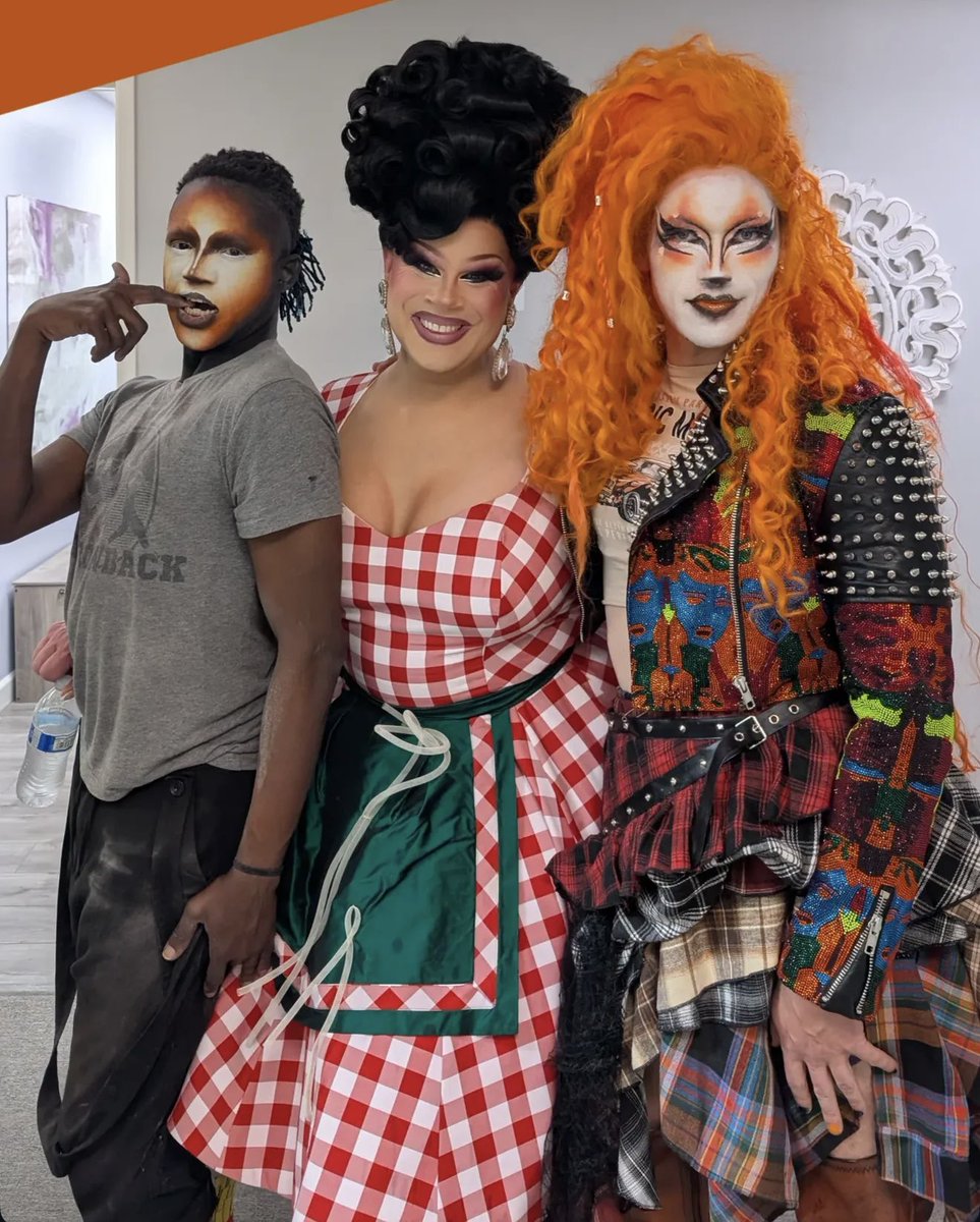 EmEssOh's tweet image. Nina in a black up do!! 😍😍
I miss her so bad 😩