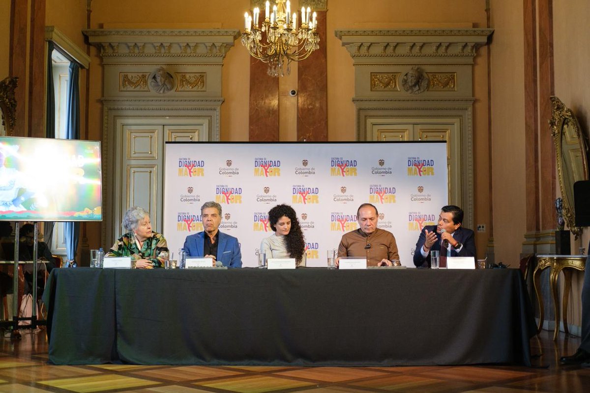 ProsperidadCol's tweet image. #EsNoticia 🗞️ | Gobierno Nacional pone en marcha iniciativa por la dignidad mayor de personas dedicadas al arte, la cultura y los saberes. #CulturaEsDignidadMayor🎭
prosperidadsocial.gov.co/Noticias/gobie…