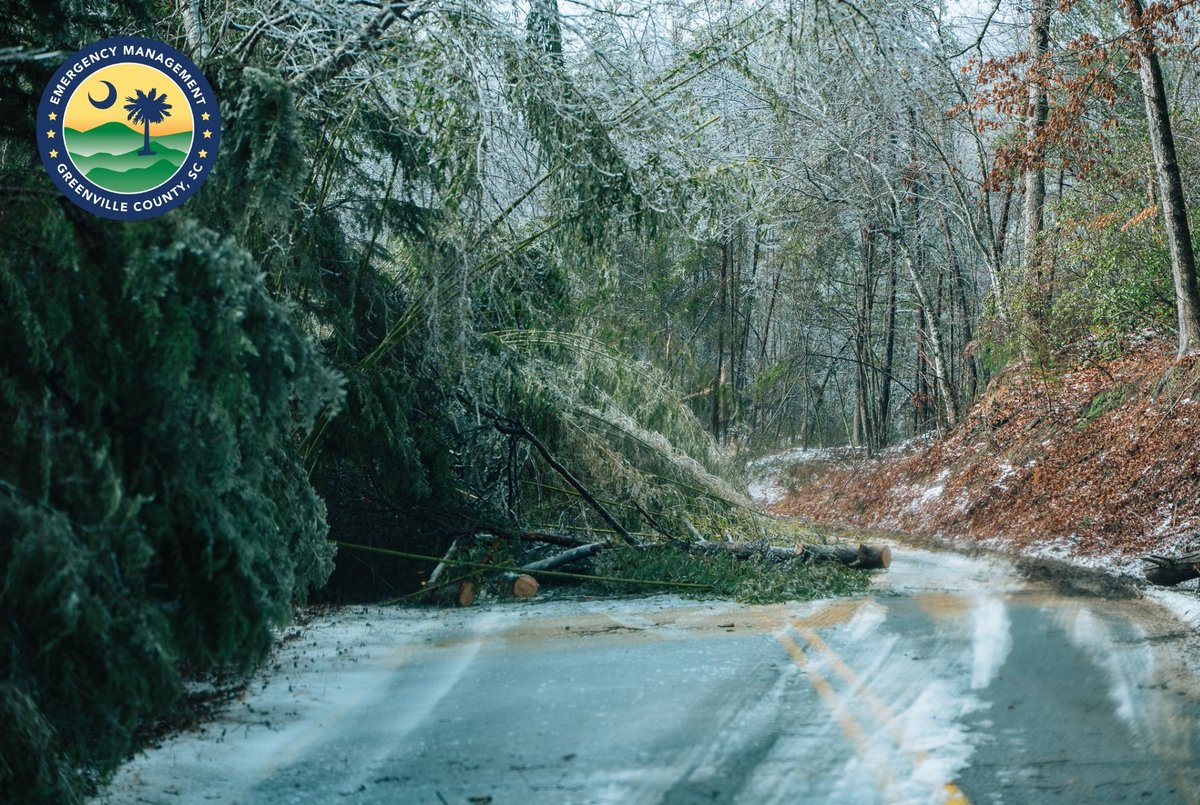 GreenvilleCoEM's tweet photo. Winter Weather Advisory ❄️

Residents are encouraged to stay off the roads during inclement weather, if possible.

A Winter Storm Warning is in effect 4:00 PM today through 7:00 AM Sunday.

An Extreme Cold Watch is also in effect from 7:00 PM today through 10:00 AM Sunday. https://t.co/VPOPs7NmI1