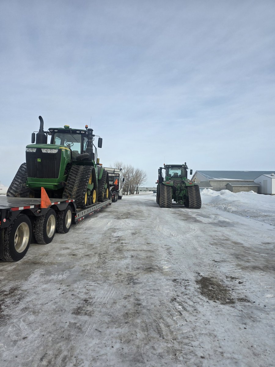 deere runner tweet media