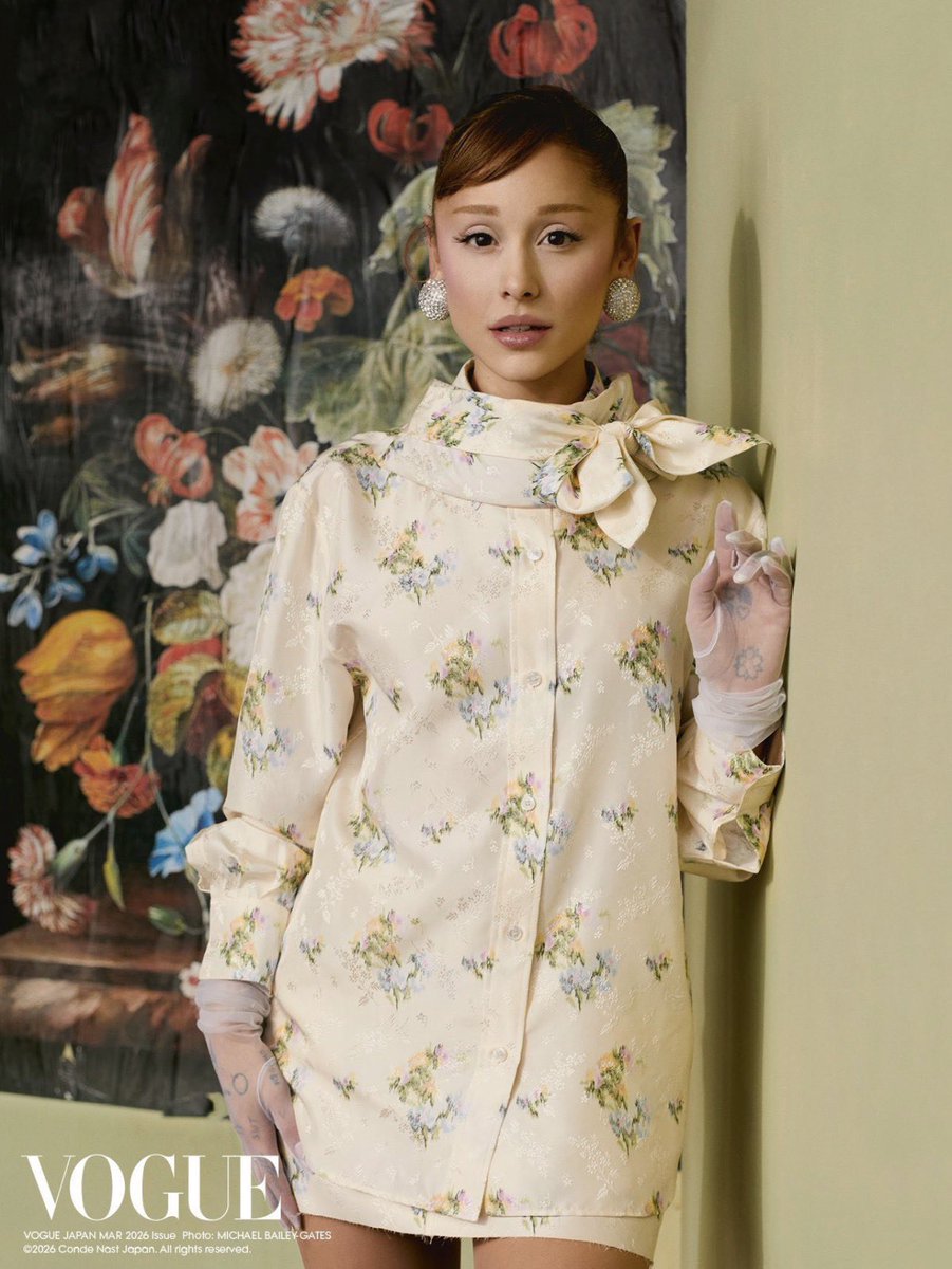 MlSAKlMARAJ's tweet image. TOLD YALL…. NICKIANA ALIVE AND WELL🤩 

#PressPlay 
#SoldOutGrande
#GagCityES
#6fingers