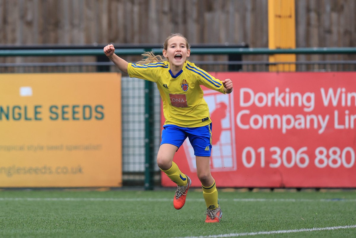 Simon Roe tweet media