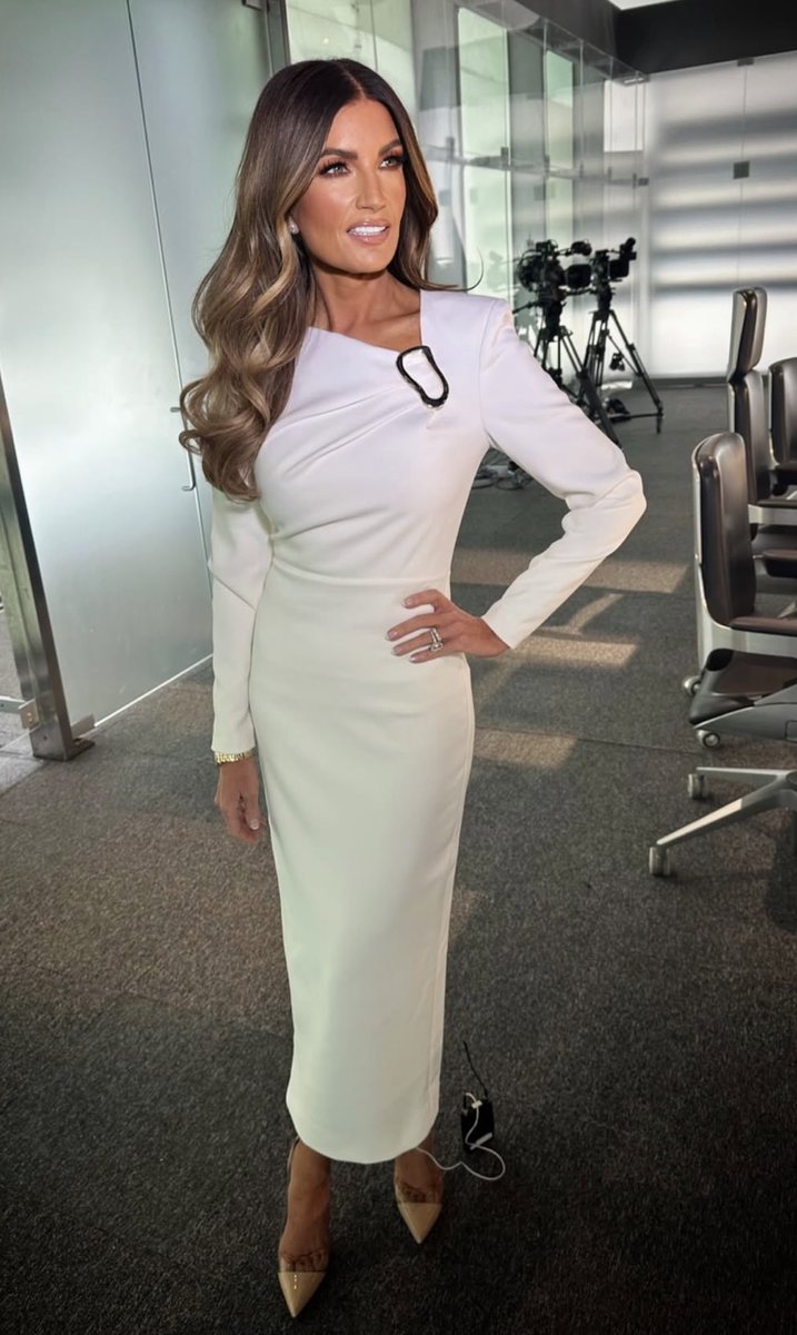 UKHotCelebs1's tweet image. Karren Brady ❤️❤️❤️❤️❤️❤️❤️❤️❤️❤️❤️