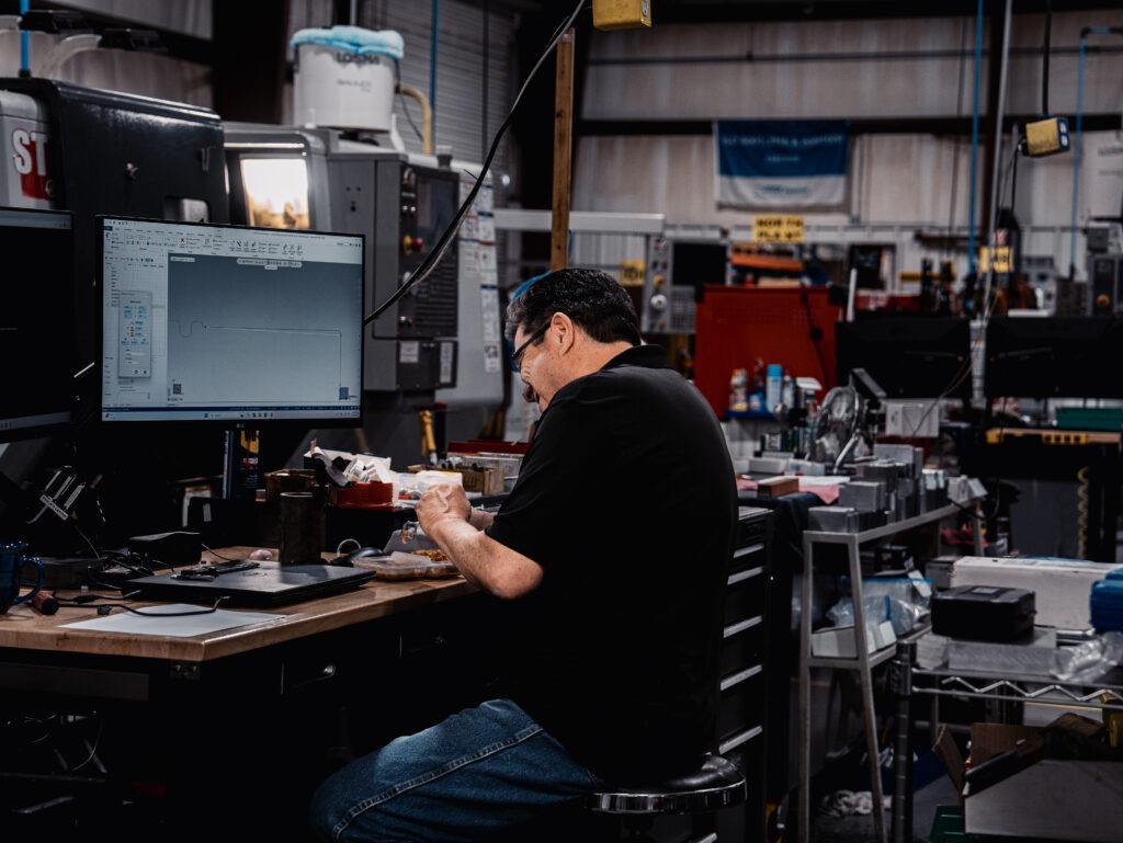 Mastercam's tweet image. Digital workflows. Advanced multiaxis machining. Serious precision gains.

#CatamountMachineWorks' shift to #Mastercam 2026 unlocked a whole new level of performance.

Learn more: bit.ly/4jQzGGj

#ChallengeAccepted