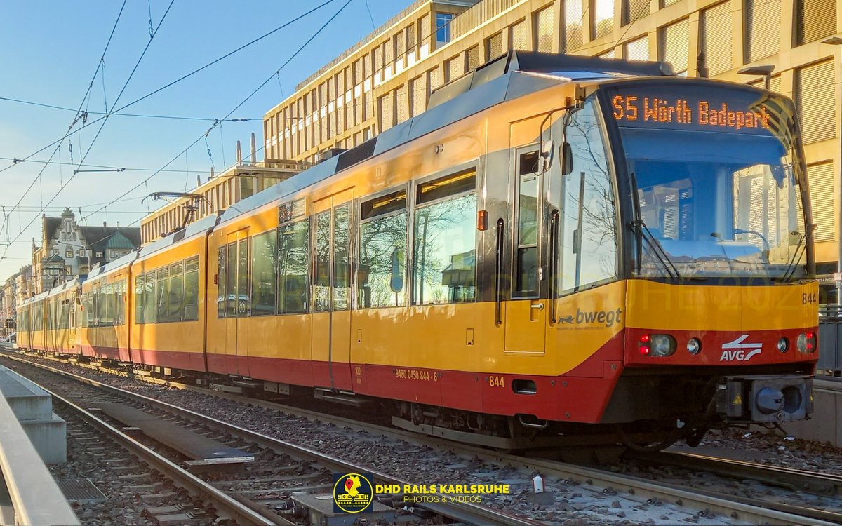 dhdrailseu's tweet photo. THE WORKHORSE IN TULLASTRAẞE 

Several shots of the AVG's Siemens GT8-100D/2S-M trams. 

These tram-trains serve as the workhorses of the Karlsruhe Stadtbahn and operate on multiple lines. A total of 86 cars are deployed throughout the network, connecting Karlsruhe with... https://t.co/kz8bSVJDvr