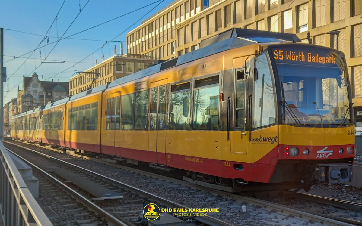 dhdrailseu's tweet photo. Wörth, Germersheim, Heilbronn, Öhringen, Pforzheim, Bruchsal, Achern, Rastatt, and extending all the way to Freudenstadt and Bondorf.  

🚈 Albtal-Verkehrs-Gesellschaft (AVG) | 896, 881+884 | S5 Wörth - Pforzheim
📷 March 2025, Karlsruhe Tullastraße https://t.co/3XMbdiasGI