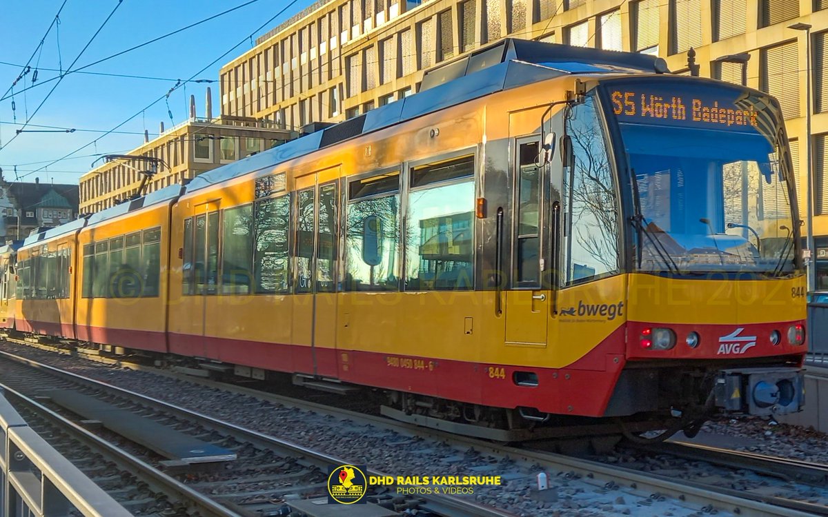 dhdrailseu's tweet photo. Wörth, Germersheim, Heilbronn, Öhringen, Pforzheim, Bruchsal, Achern, Rastatt, and extending all the way to Freudenstadt and Bondorf.  

🚈 Albtal-Verkehrs-Gesellschaft (AVG) | 896, 881+884 | S5 Wörth - Pforzheim
📷 March 2025, Karlsruhe Tullastraße https://t.co/3XMbdiasGI