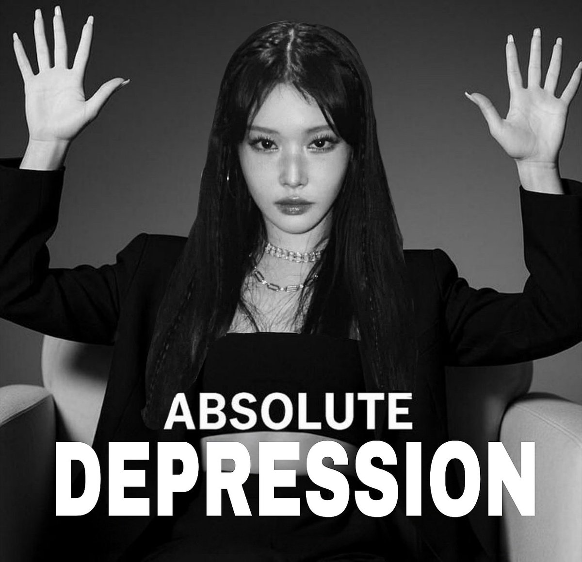 silent_anniee's tweet photo. Three weeks without any significant news from Chungha, this is crazy guys... I'm absolute fucking depression, i miss Chungha so much 🫠 You're preparing something for us, aren't you? 🥹 Should we still be weaklings and tolerate all this company's attitude towards Chungha? https://t.co/mLNbgA7ybw