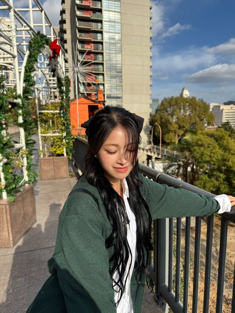 Aran updates tweet media