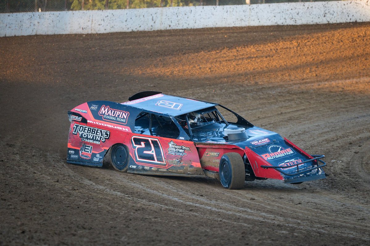 Lake Ozark Speedway tweet media