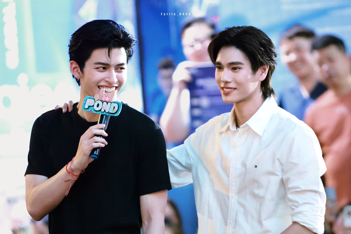 JustFallin tweet media