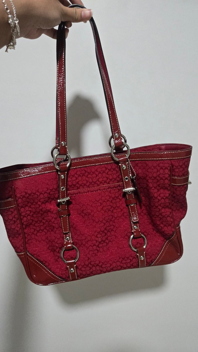 Chanimeoww's tweet photo. Coach สีแดงซีเล็ก
ไม่มีผ้ารันมีรอยนิดหน่อยที่ฐานงานหายากมาก
ราคา 2600 ส่งฟรี 
#coach #ส���งต่อกระเป๋ามือสอง #ส่งต่อกระเป๋า #ส่งต่อCoach #ส่งต่อ #ส่งต่อกระเป๋าcoach #ส่งต่อเสื้อผ้า #ส่งต่อรองเท้า #ส่งต่อเสื้อผ้ามือ2 https://t.co/MhkvYh2QUH