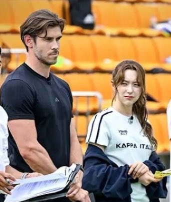 notigoti's tweet image. An absolute icon of football, known for incredible skill, speed, and defining a generation... and next to her, some guy named Gareth Bale.