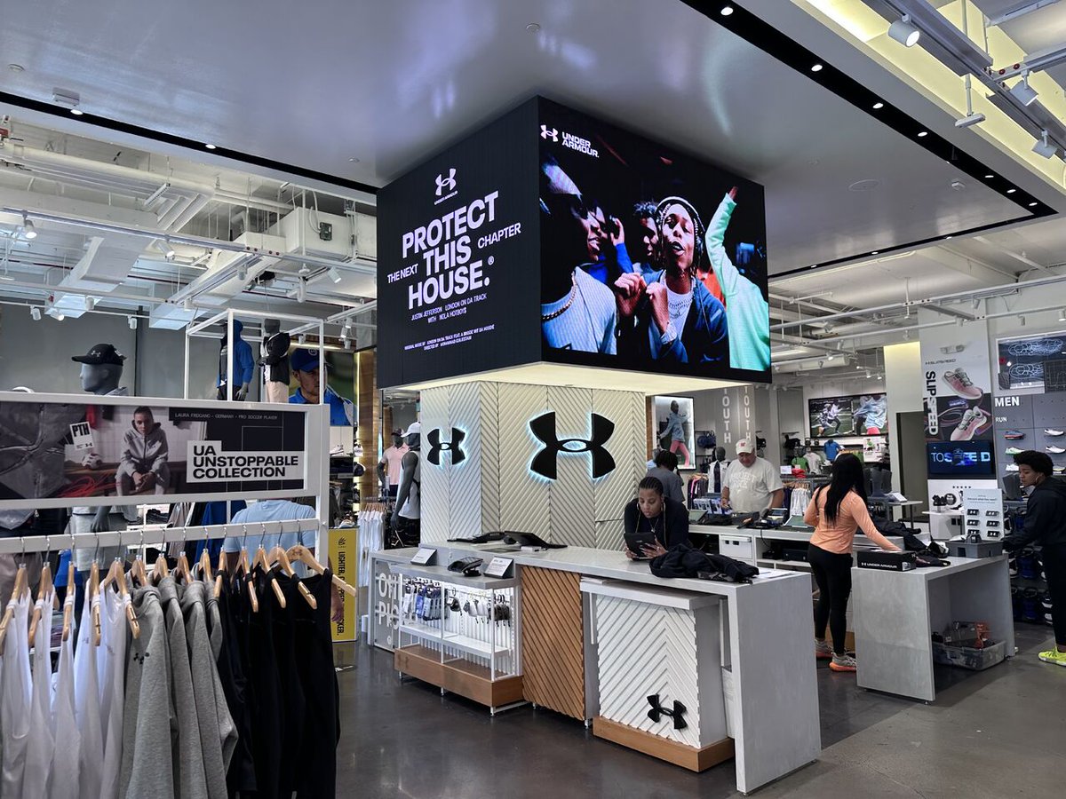 atsproled's tweet photo. 🚀 ATS-Pro #LEDThrowback Series

From tradeshows to Under Armour retail, our Taylorleds #dvLED cube installs continue to deliver bold, three-dimensional impact wherever they go.

#ExperienceMatters #ATSPro #LEDCube #UnderArmour #RetailAV #TradeShowAV #ProAV #AVTweeps https://t.co/XllErZth1g