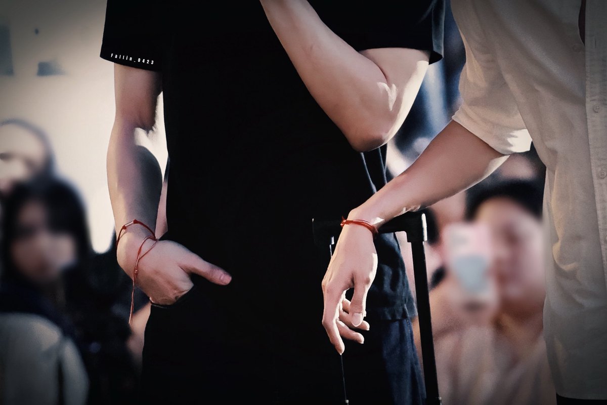 JustFallin tweet media