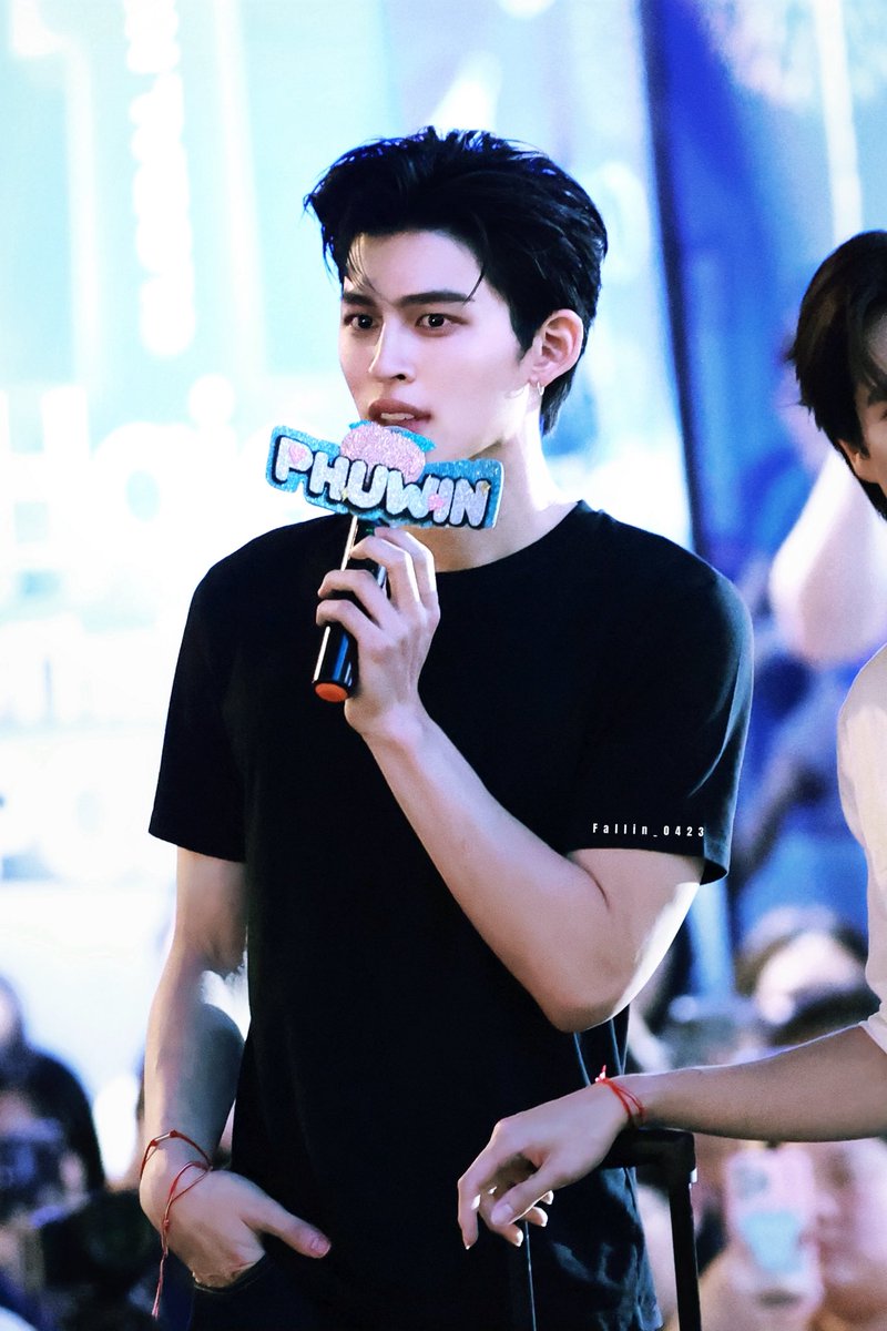 JustFallin tweet media