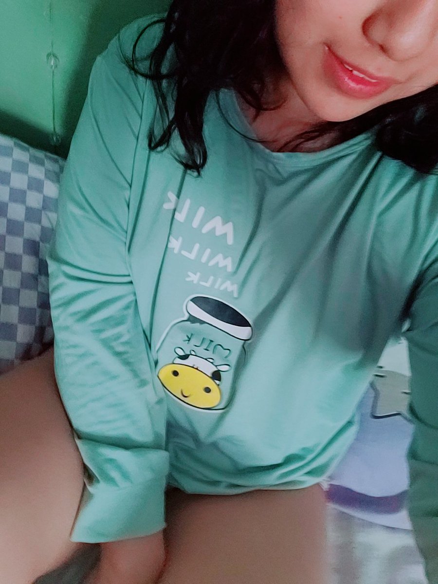 Sizzling Sophz tweet media