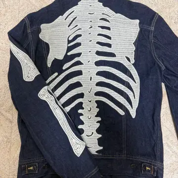 A L U K E tweet media