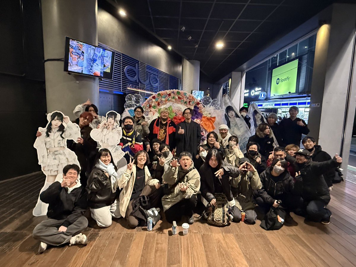 か ふ ぇ き ゃ っ と tweet media