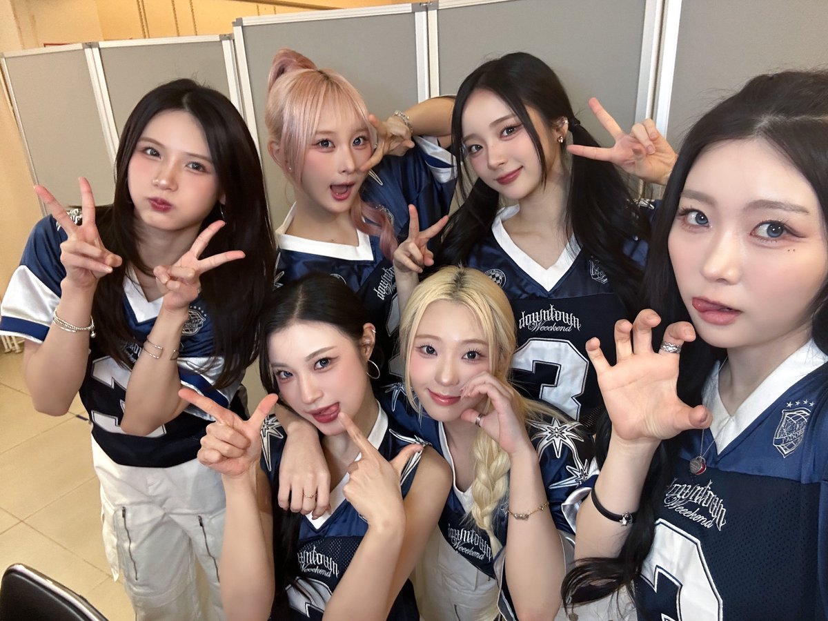 💌🌕🐰🌱🐳🦋🦊💌

ICHILLIN’ LIVE IN JAPAN 💙 DAY 7

#ICHILLIN #아이칠린 #RELIVEHALL