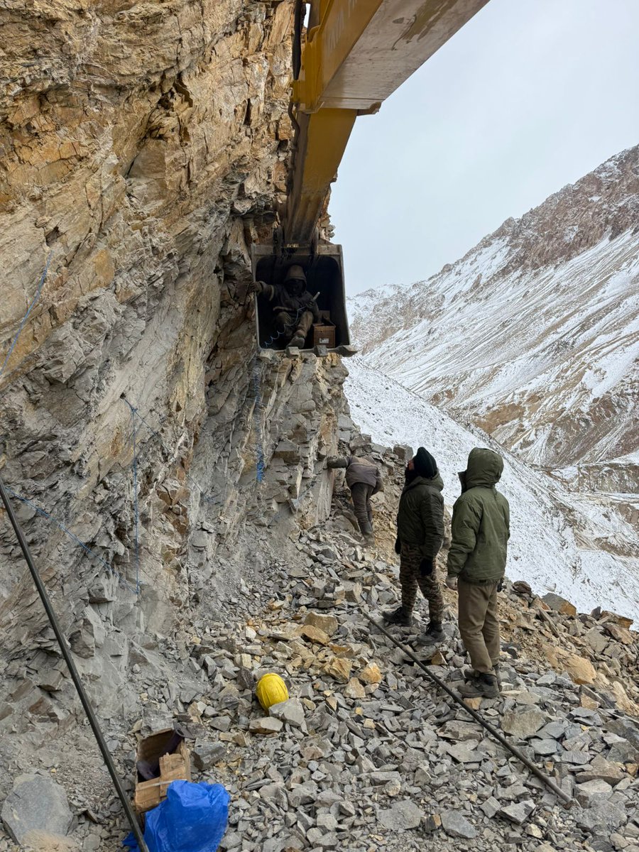 BROindia's tweet image. #BROIndia  #HighAltitudeAreas  #MountainEngineering 

 *NOTHING IMPOSSIBLE, JUST DO IT*