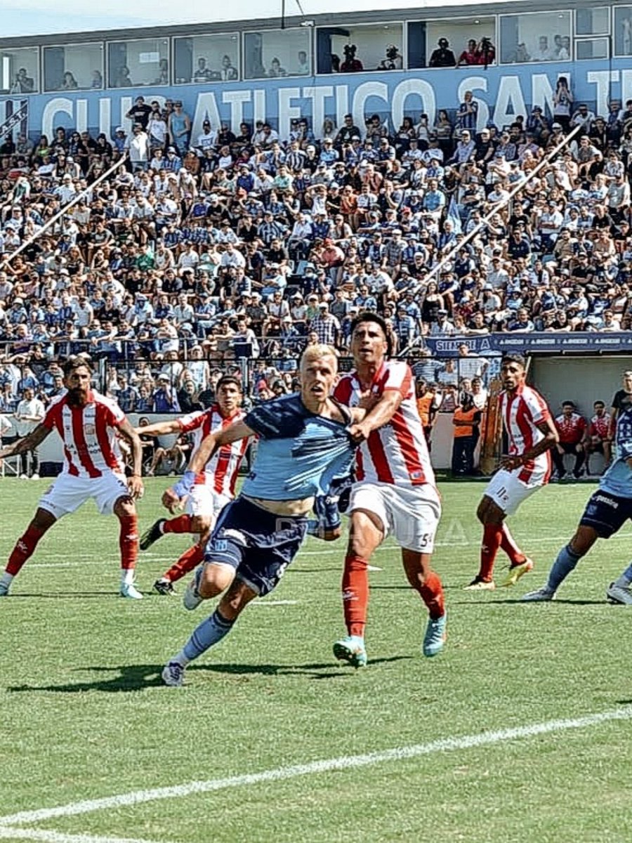 🚨 El centro delantero, Diego Diellos de 32 años y de 1,83 cm de últimos pasos por #SanTelmo, #NacionalPotosí 🇧🇴 y #Ferro se sumará a #SanMartínTuc en los próximos días.