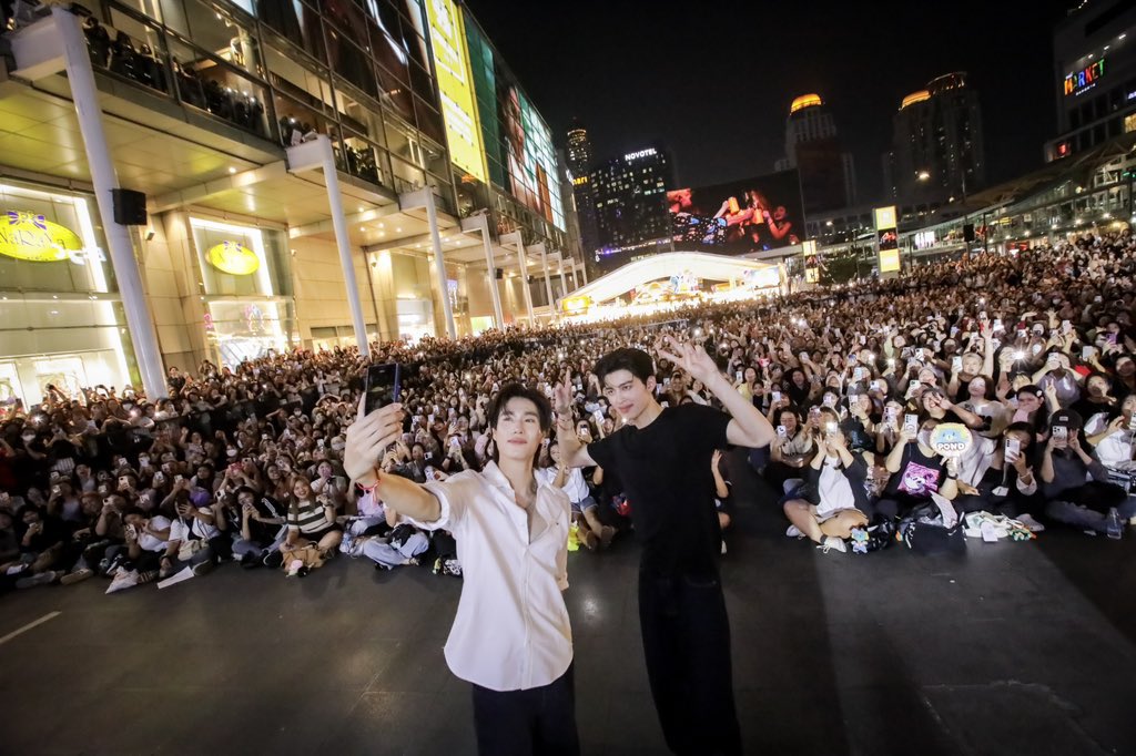 hellohellonn's tweet image. พูดตาม fact คู่ที่จะมาถึงจุดนี้ได้ส่วนใหญ่แล้วมันจะเป็นคู่ที่มีกระแสตั้งแต่เรื่องแรก แต่นี่คือปอนด์ภูวินอยู่ด้วยกันมา 5 ปีแล้วอ่ะ ในที่สุดเค้าก็มีวันนี้แล้วจิงๆ ถ้าก่อนหน้านี้มีวันที่ปล่อยมือกันมันจะไม่มีวันนี้ได้เลย ที่ผ่านมาด้วยกันทั้งหมดวันนี้ทำได้แล้ว รักกันไปนานๆนะ เก่งมาก😭