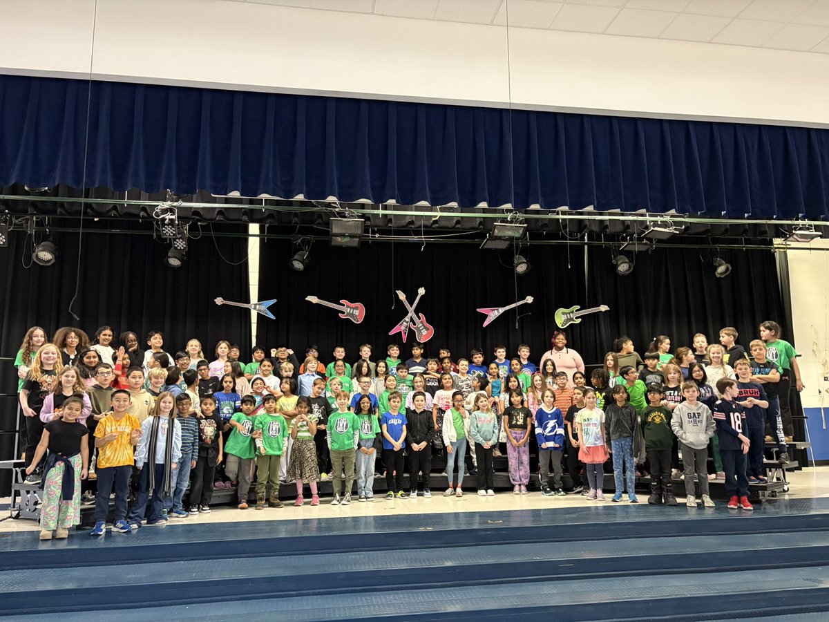These 3rd graders had such a rocking performance yesterday! 🎤🎸♥️ 
#ivyhillleague