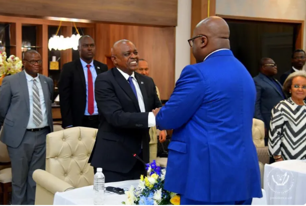 رئيس الكونغو يبحث مع وفد الاتحاد الأفريقي مبادرات السلام بمنطقة البحيرات 