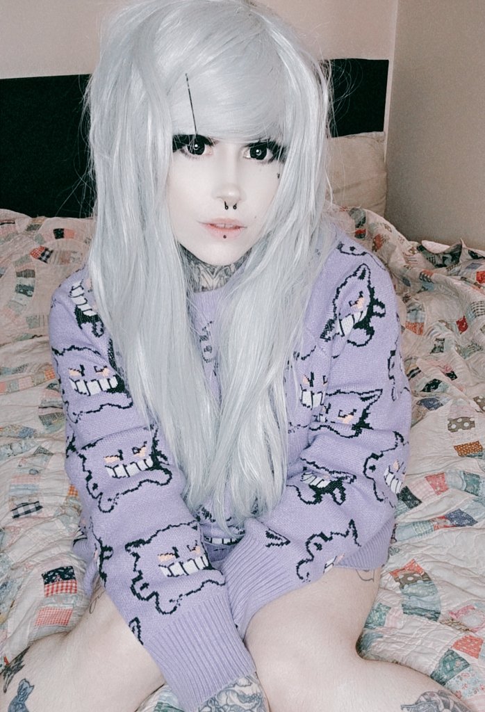 mzmeowmers's tweet photo. Time for a cuddle n smash? https://t.co/NfuuETwXW2
