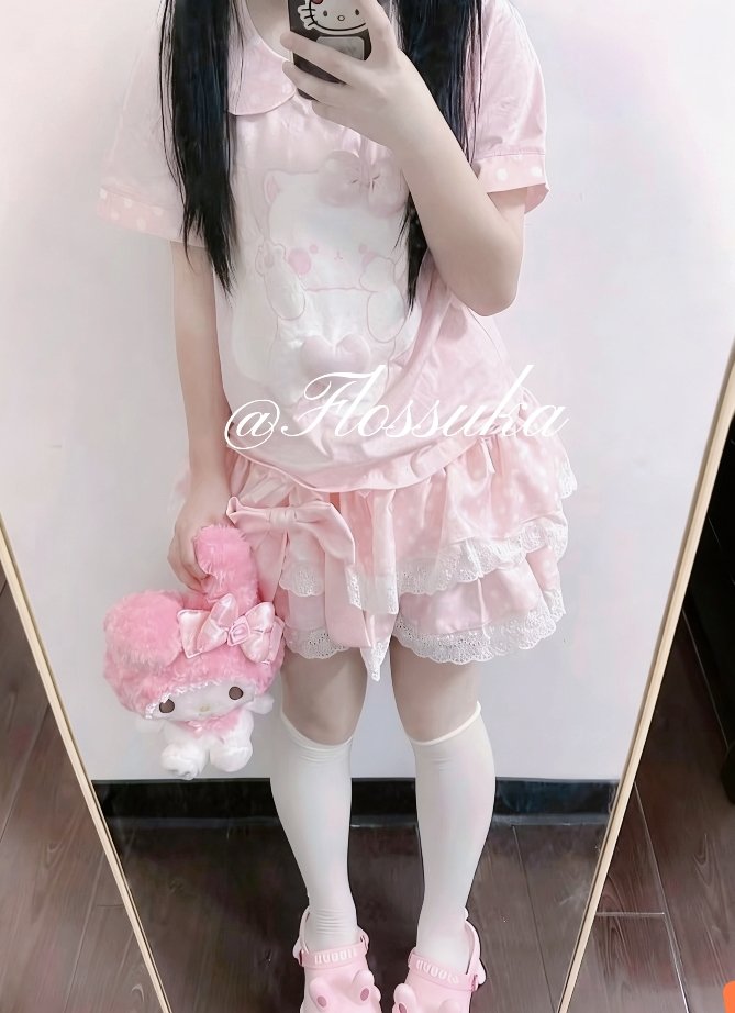 Flossuka's tweet photo. ( *ˊᵕˋ)#门槛 #门槛妹 #门槛姐 #萌妹 #肉腿 #纯绿 #半绿 #电子女友 #陪聊 https://t.co/0icraSTLRj
