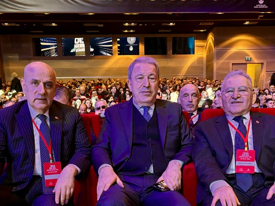 Sayın Cumhurbaşkanımızın  talimat, destek ve teşvikleriyle ;

Güvenli, hızlı, entegre…

77 ili bağlayan 
30.049 km bölünmüş yol !

Nice yıllara, nice yollara…

Ülkemize, milletimize hayırlı uğurlu olsun…