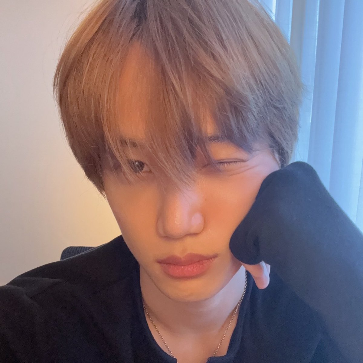 pixiejaemluvr's tweet image. IM GOING CRAZY WTH?? JONGIN?!!?!