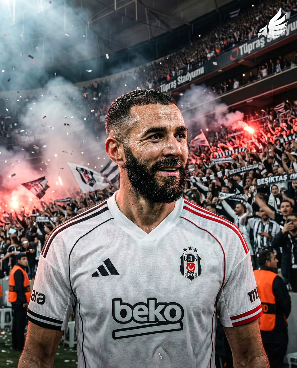 Beşiktaş taraftarları, #BenzemaBeşiktaşa etiketiyle Karim Benzema'nın transfer edilmesini istiyor.