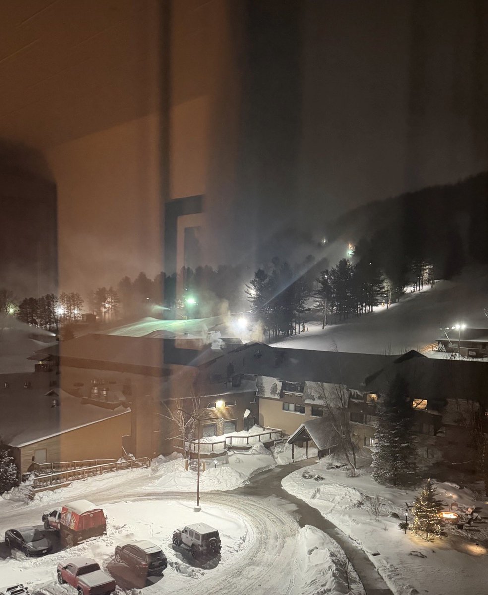 LaLu vs TN Collegiate Academy tonight 
in McHenry MD ❄️ ⛷️ 
730 (EST)/630 (CST)

Stream free on YouTube:LeagueReady

youtube.com/live/TpvBNxGbY…